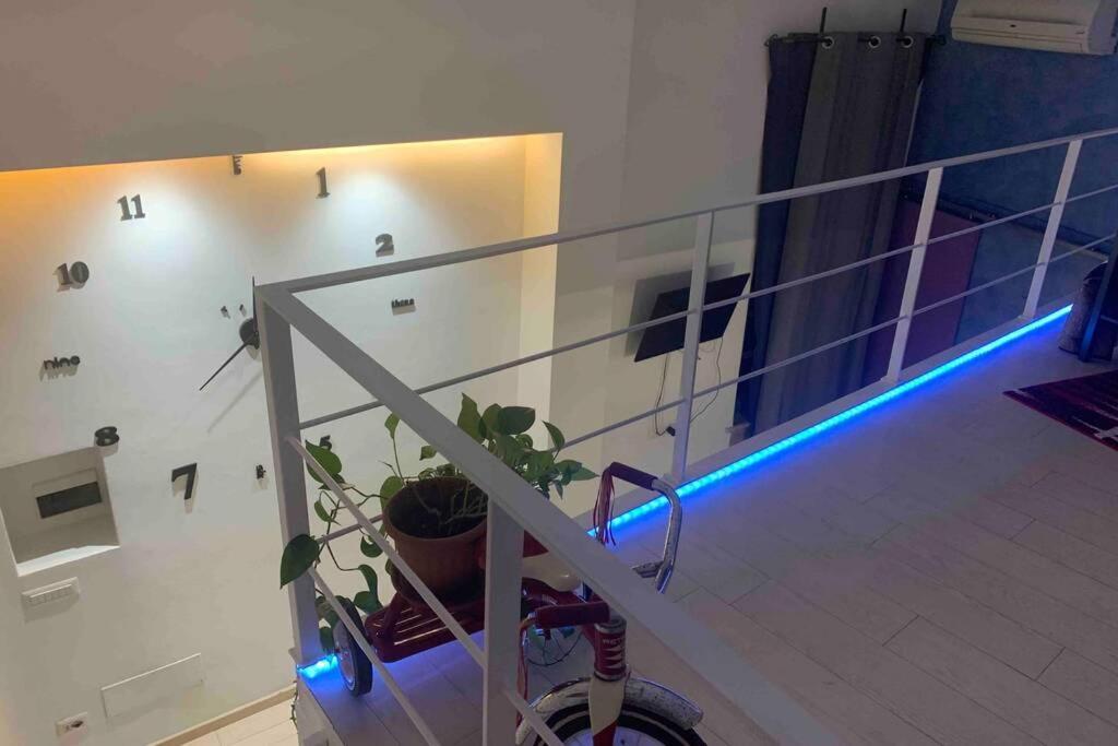 Small Mezzanine Apartment Colosseo Rome Exterior photo